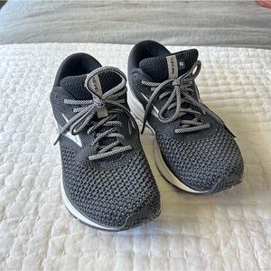 Brooks Revel 2- Women’s size 9. Like new